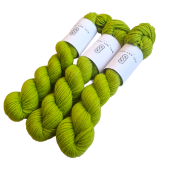 Vigorous DK - Chartreuse  0124