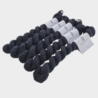 Simple Sock 4-ply - WMV Black (light) 0125