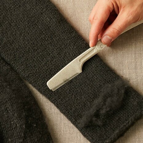 Cocoknits Super Sweater Care Fuzz Off comb